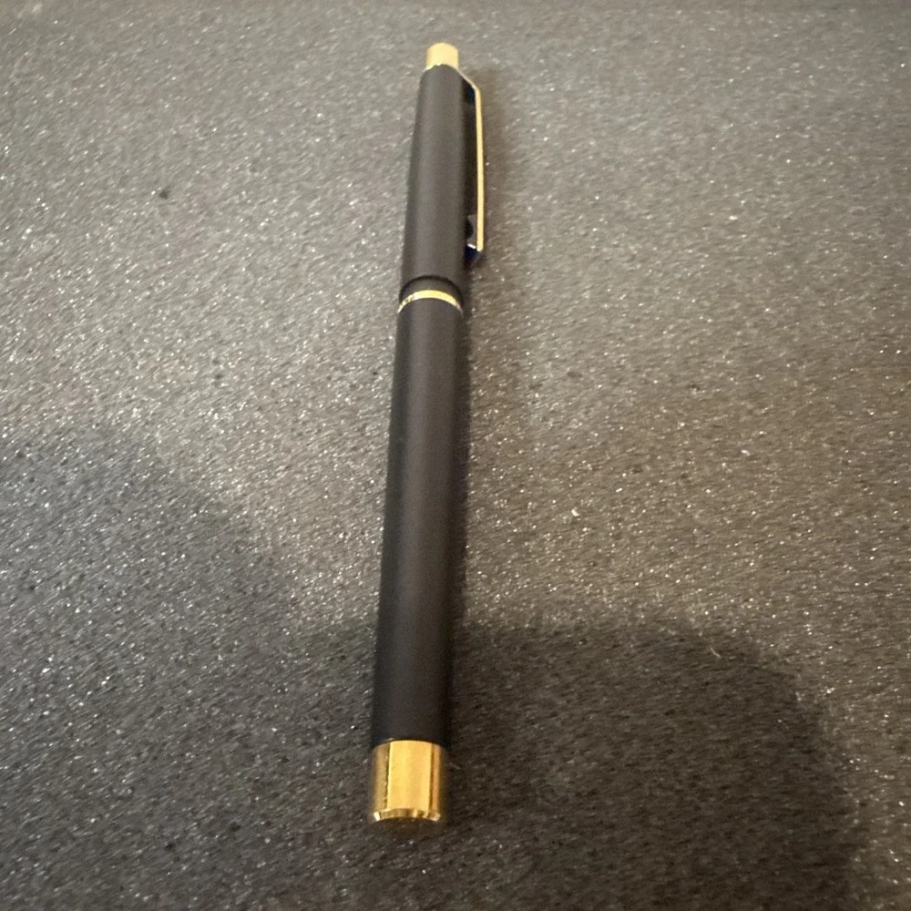 1980's Papermate Black/ Gold Trim Fountain Pen ( W Germany)  Hearts